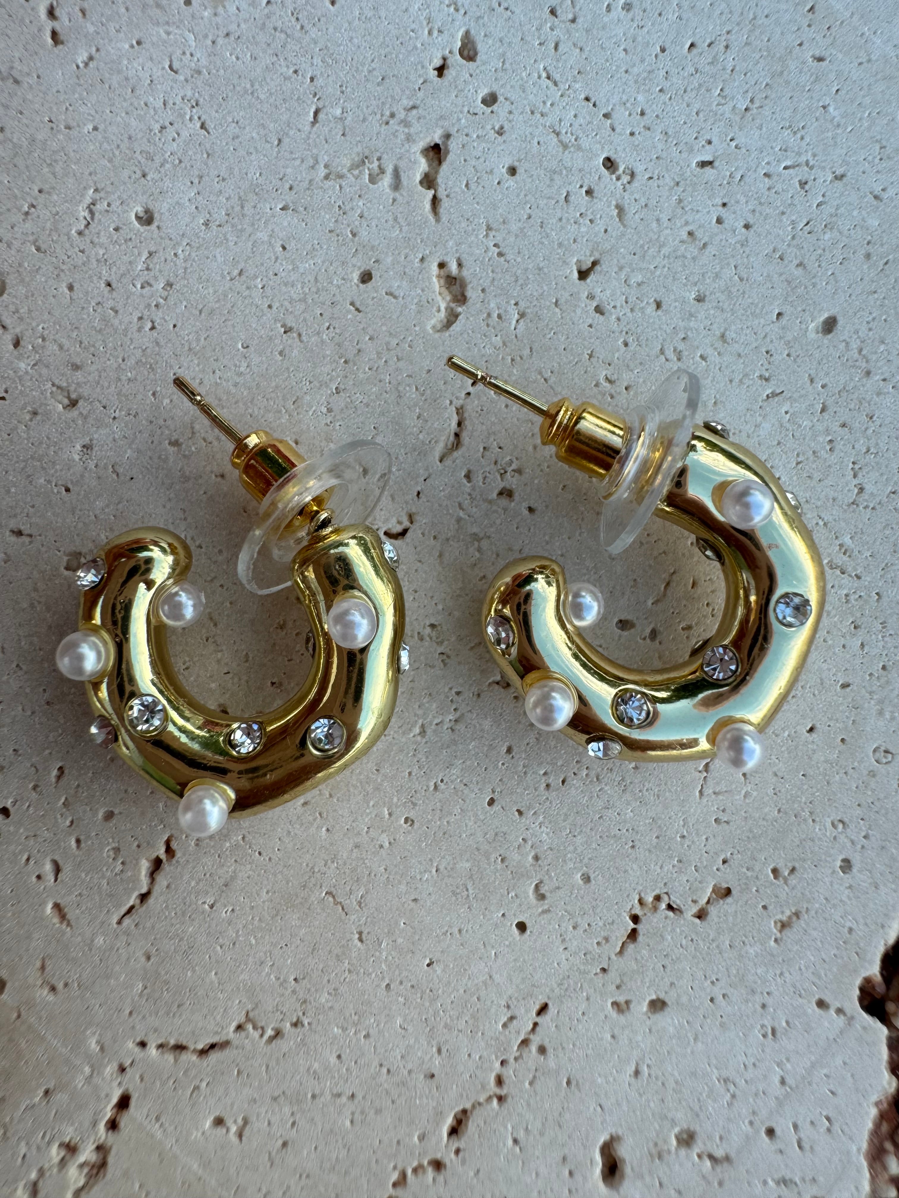 Tritt earrings