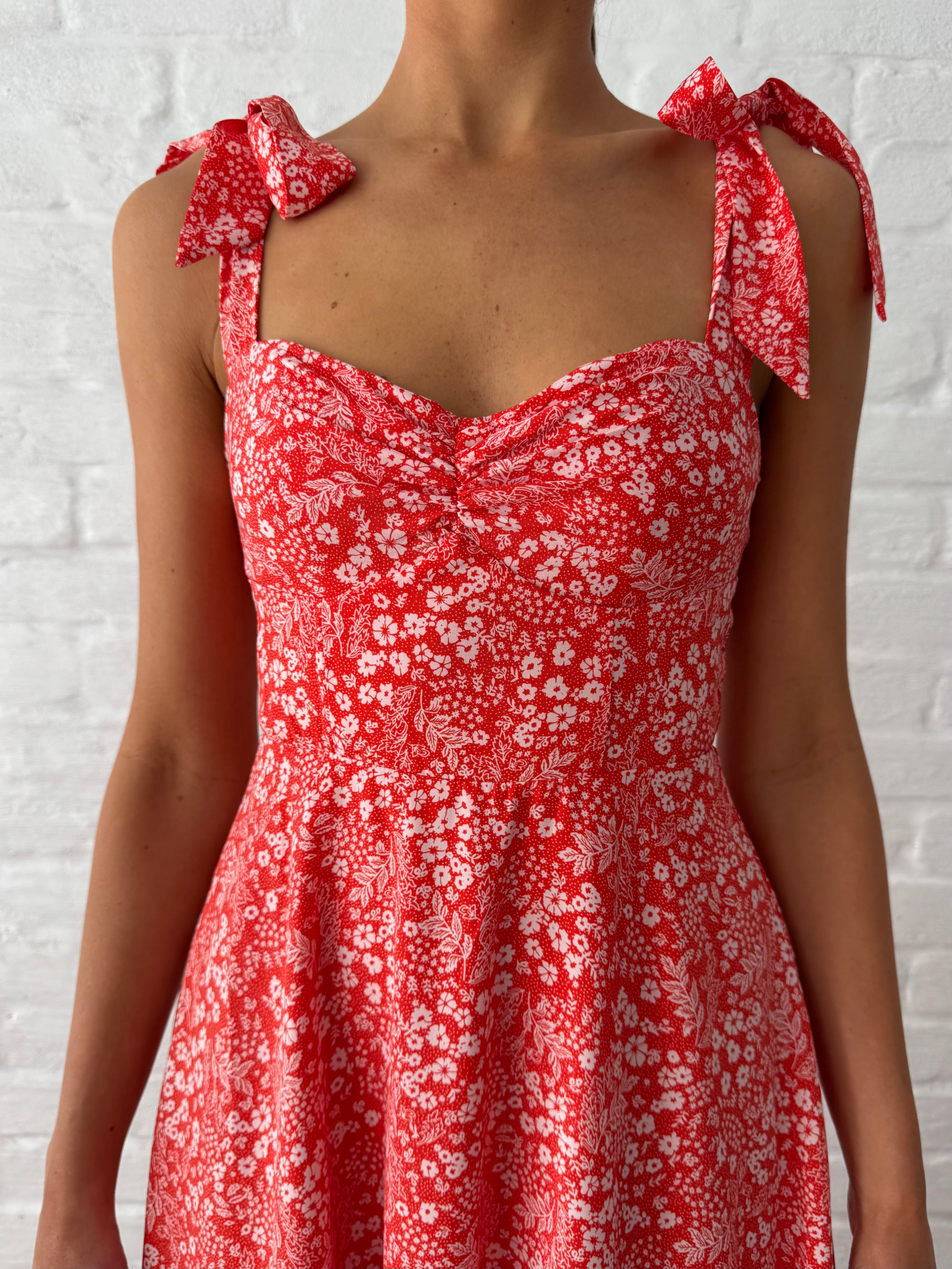 Lia dress (Red)
