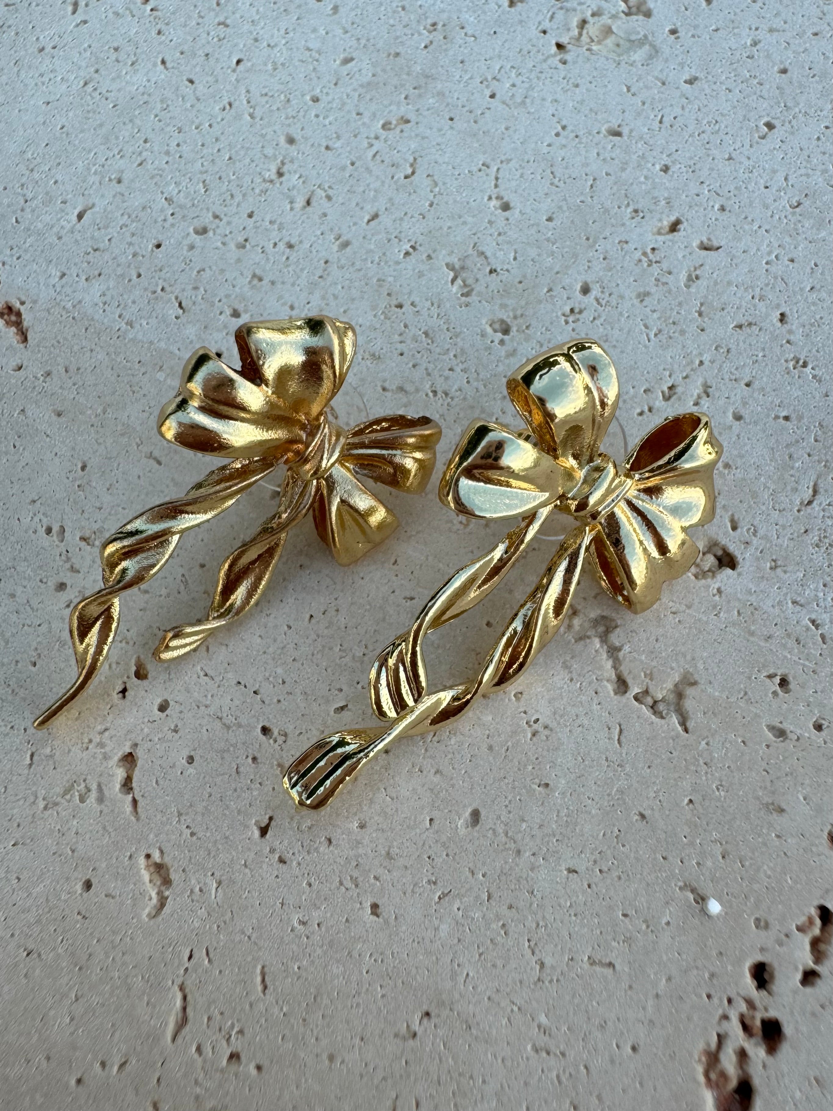 Bow earrings