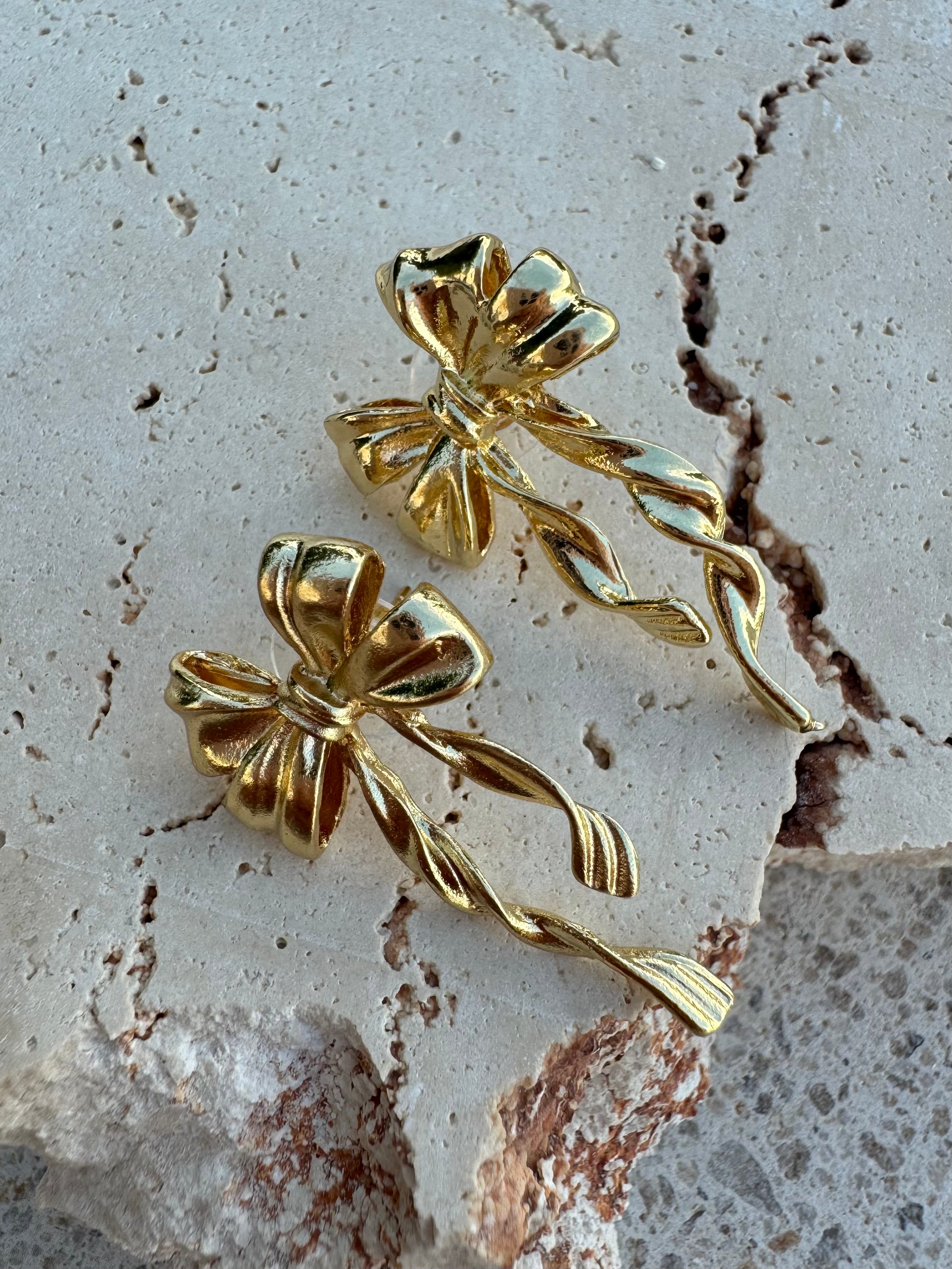 Bow earrings