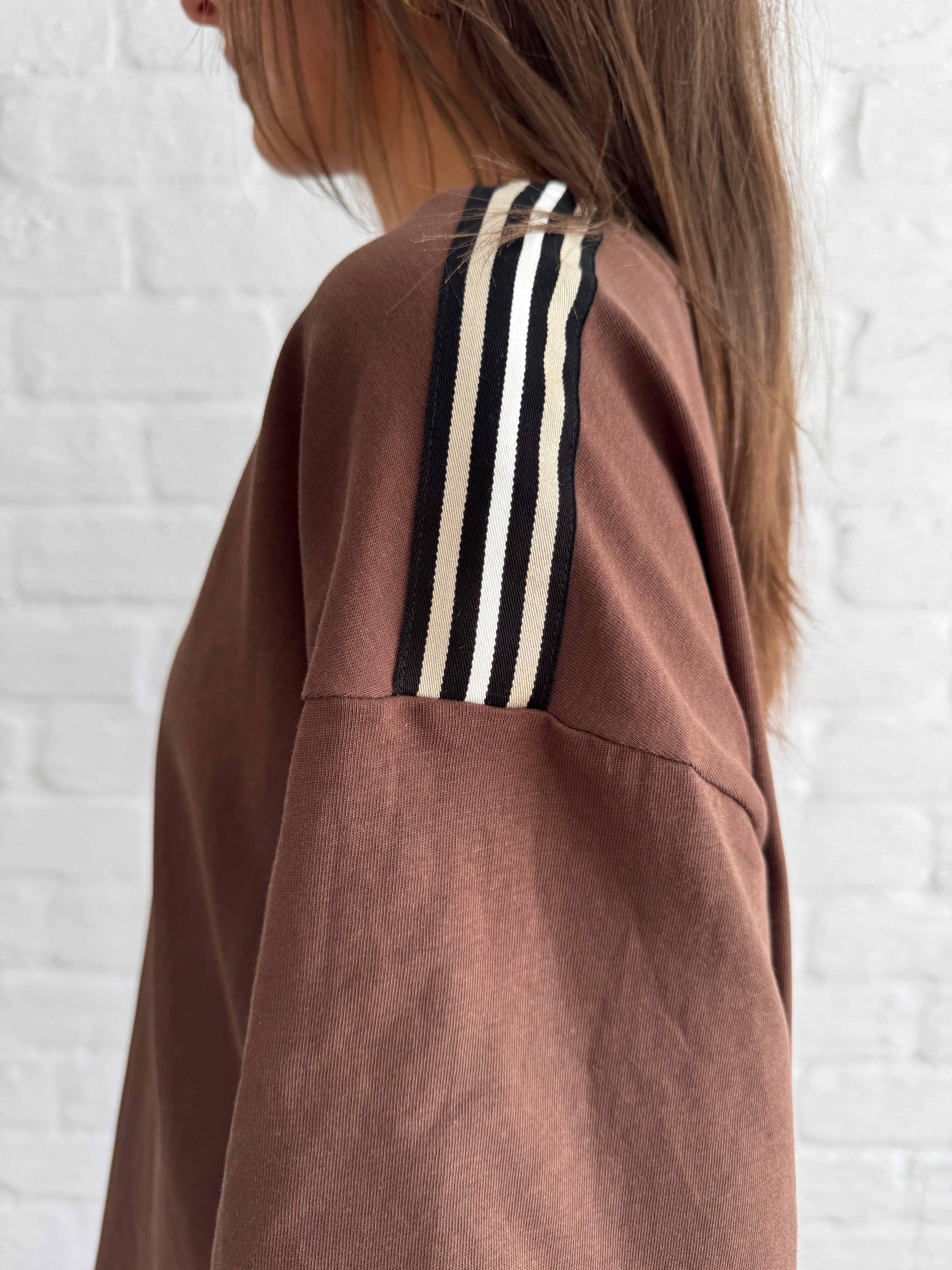 Straight down the line set