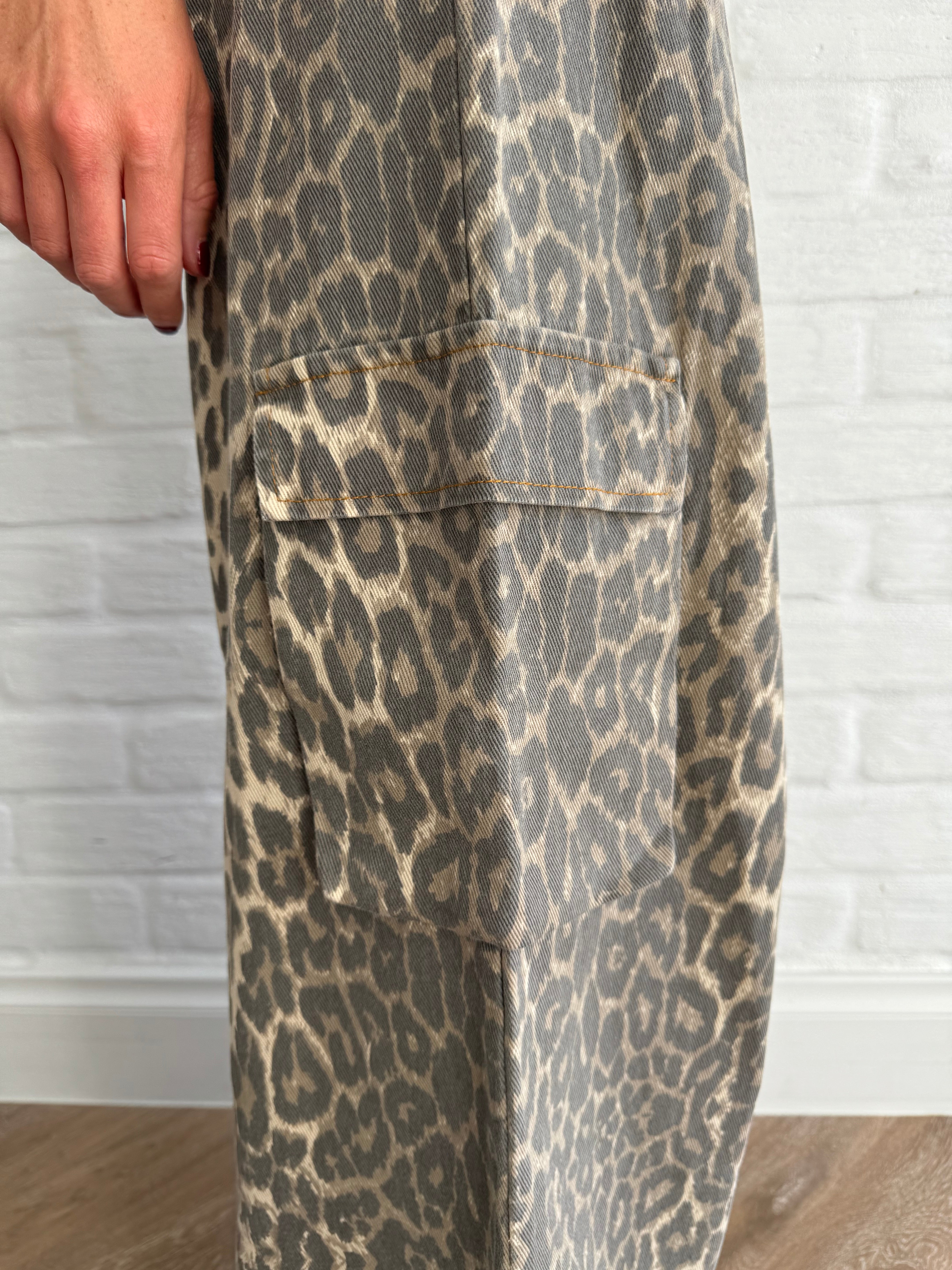 Payton Cargo Pants (Leopard)