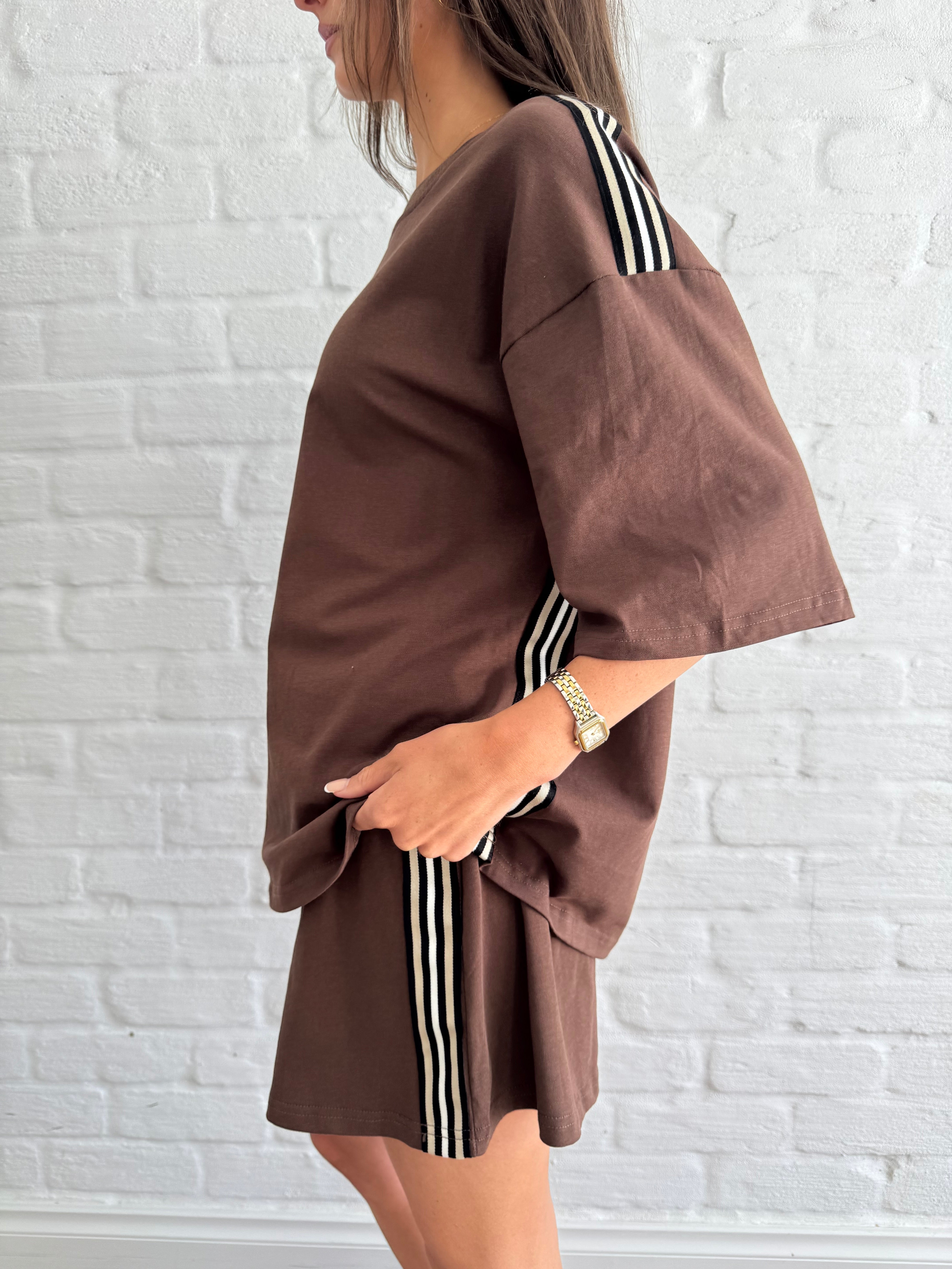 Straight down the line set