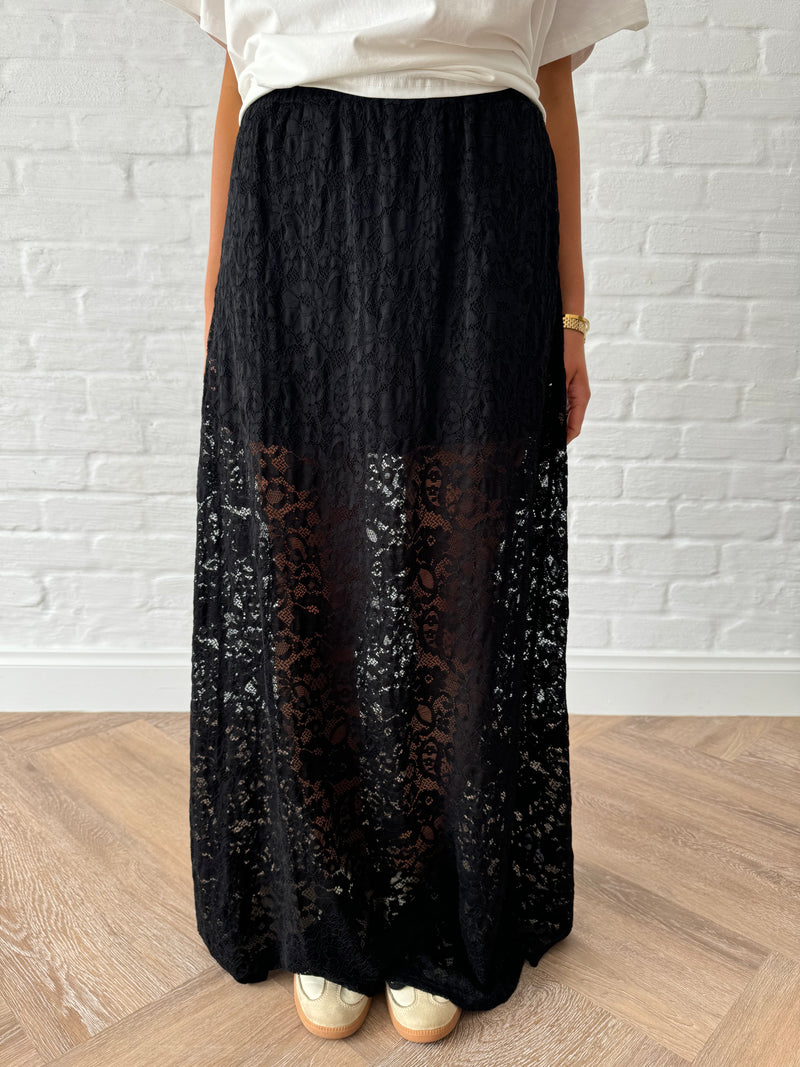 Jaz Lace Maxi Skirt / Black